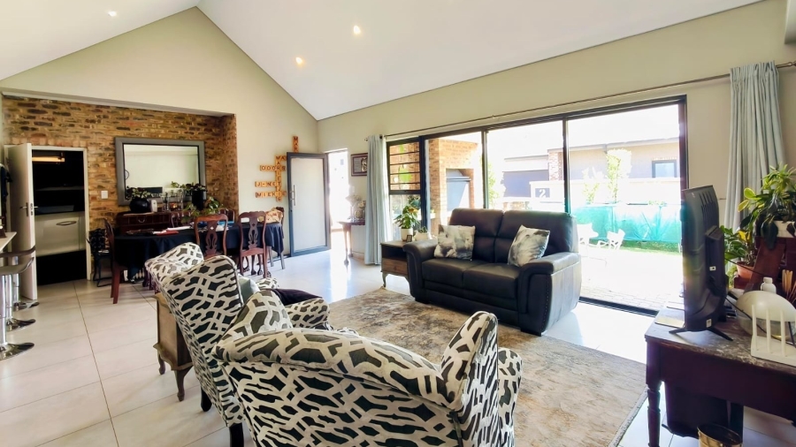 3 Bedroom Property for Sale in Van Der Hoff Park North West
